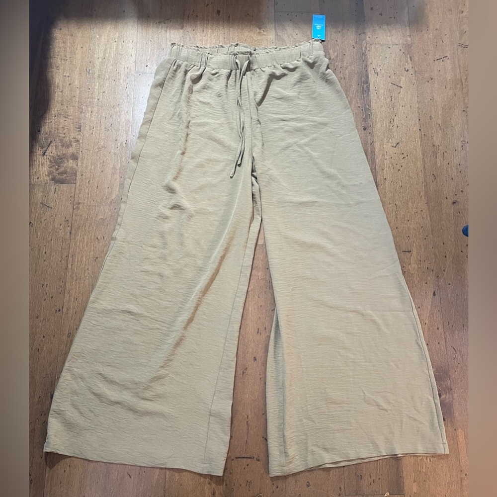 CUPSHE wide leg pull on beach pants.